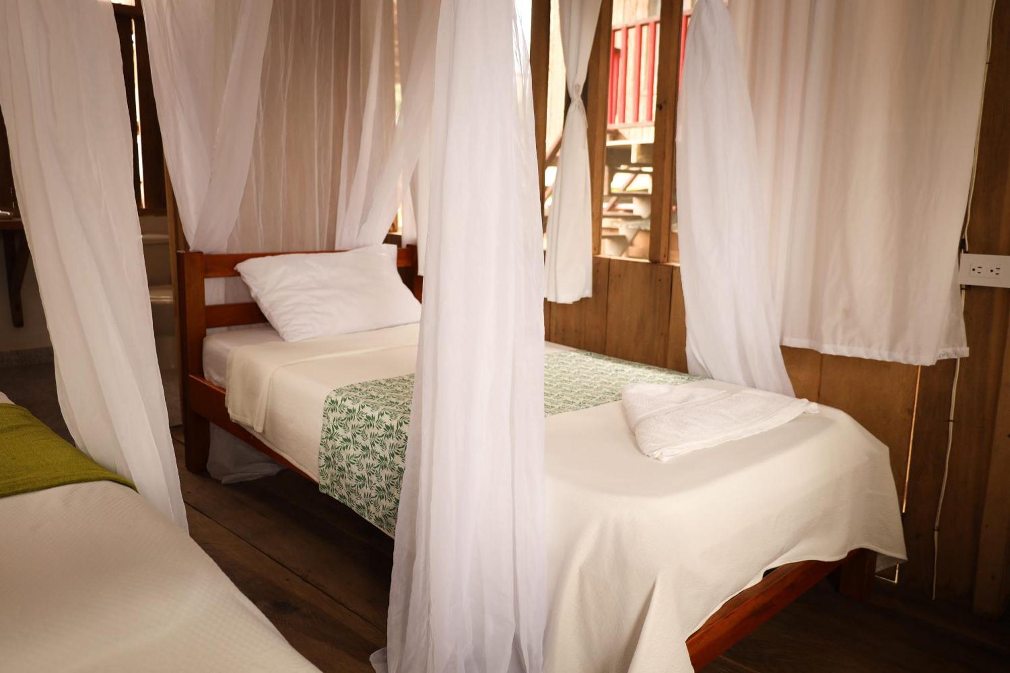 La Ceiba, Amazonas Hotel เลติเซีย ภายนอก รูปภาพ