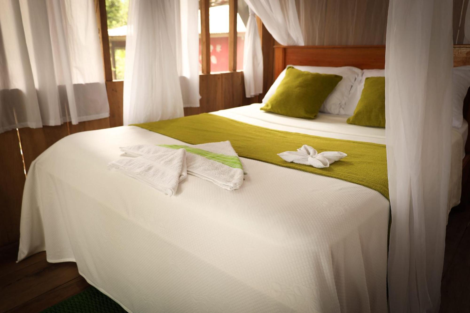 La Ceiba, Amazonas Hotel เลติเซีย ภายนอก รูปภาพ