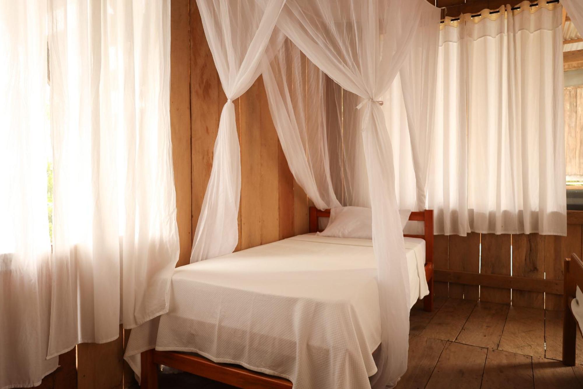 La Ceiba, Amazonas Hotel เลติเซีย ภายนอก รูปภาพ