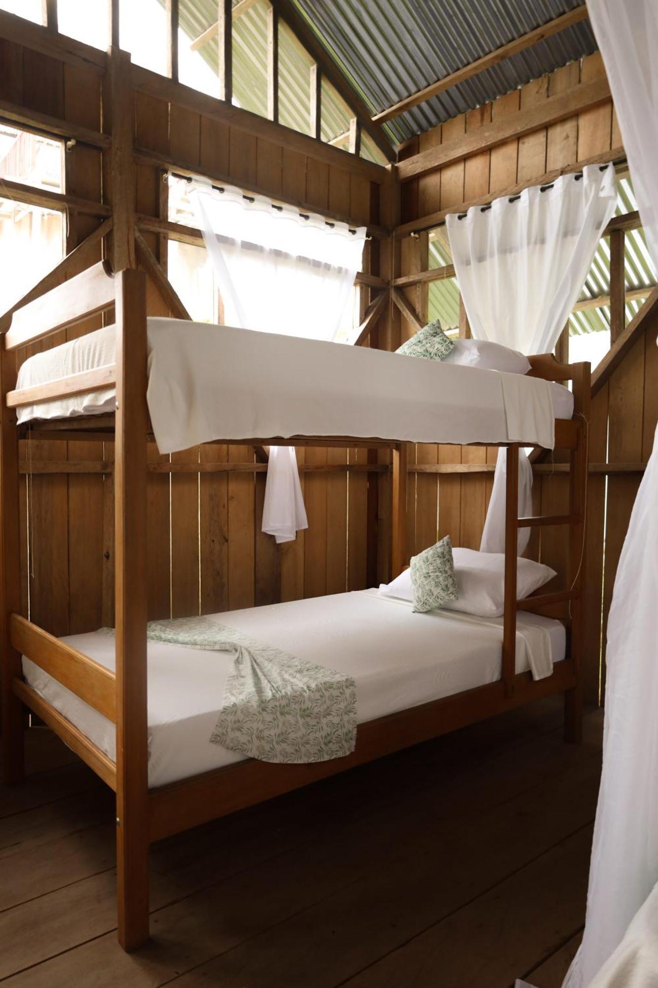 La Ceiba, Amazonas Hotel เลติเซีย ภายนอก รูปภาพ